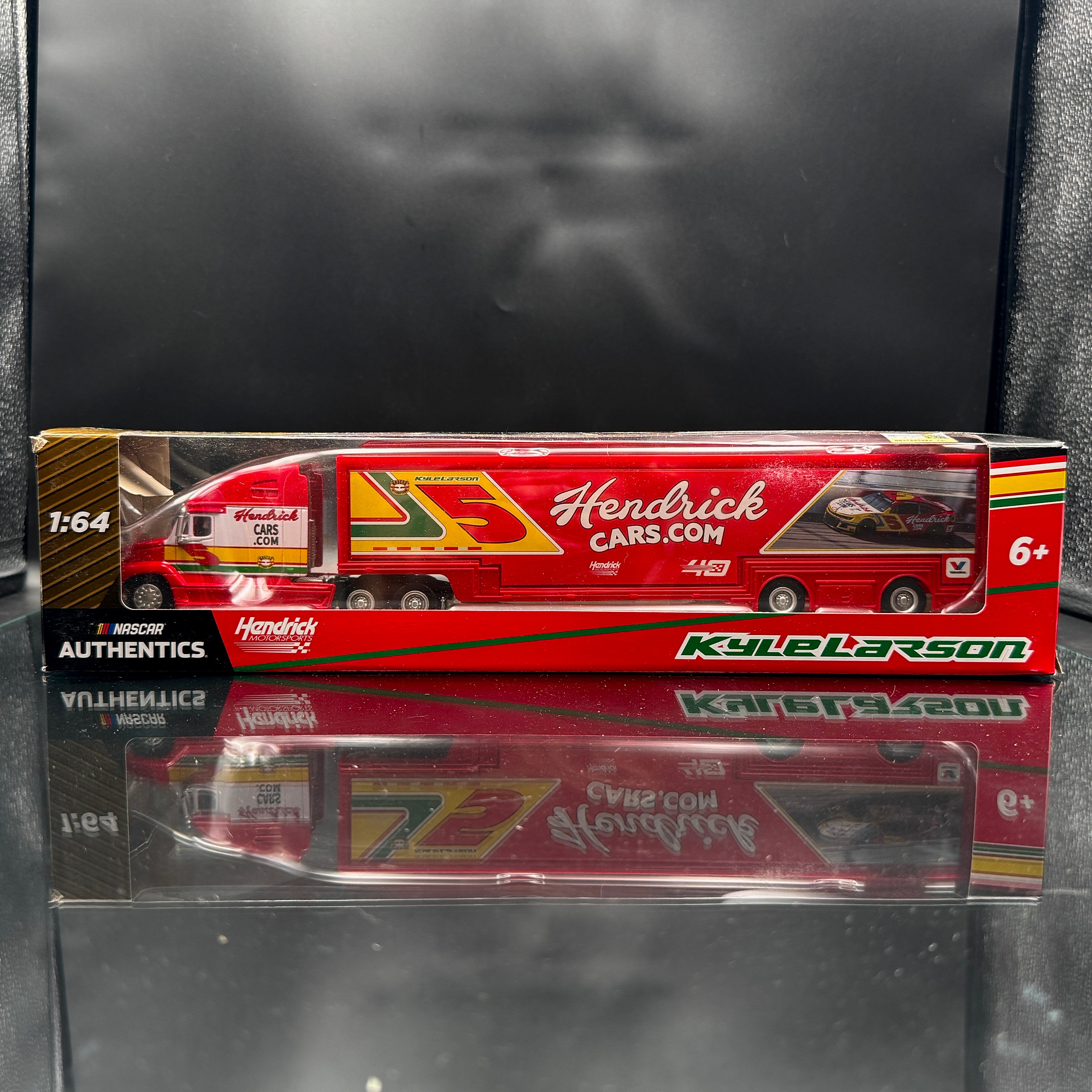 Kyle Larson 2024 HendrickCars.com Throwback Wave 5 Hauler Darlington Raceway 1:64 Diecast