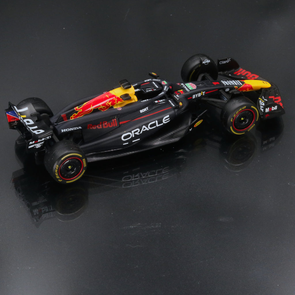 Max Verstappen 2024 Oracle Red Bull Racing Honda RB20 Formula 1 Champion 1:43 Bburago Diecast