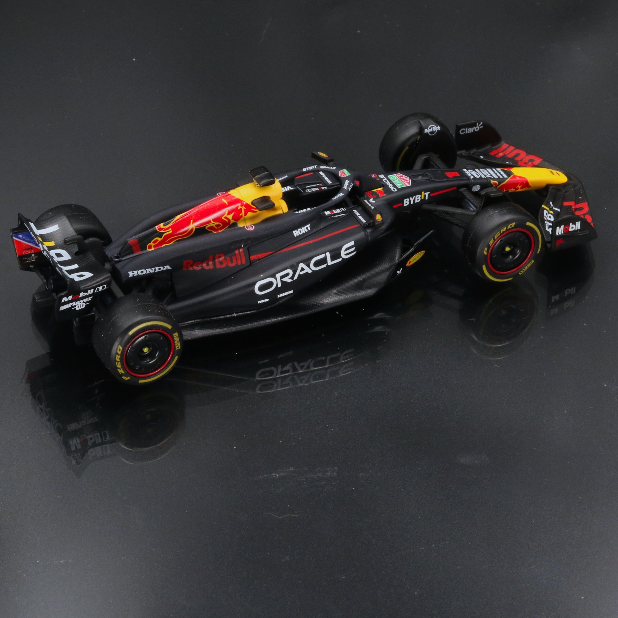 Max Verstappen 2024 Oracle Red Bull Racing Honda RB20 Formula 1 Champion 1:43 Bburago Diecast