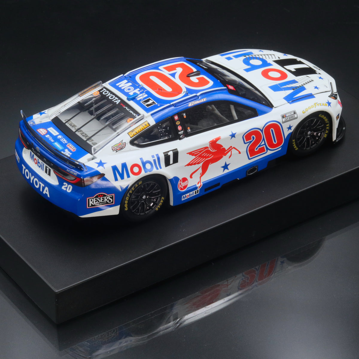 Christopher Bell 2026 Mobil 1 1:24 Diecast