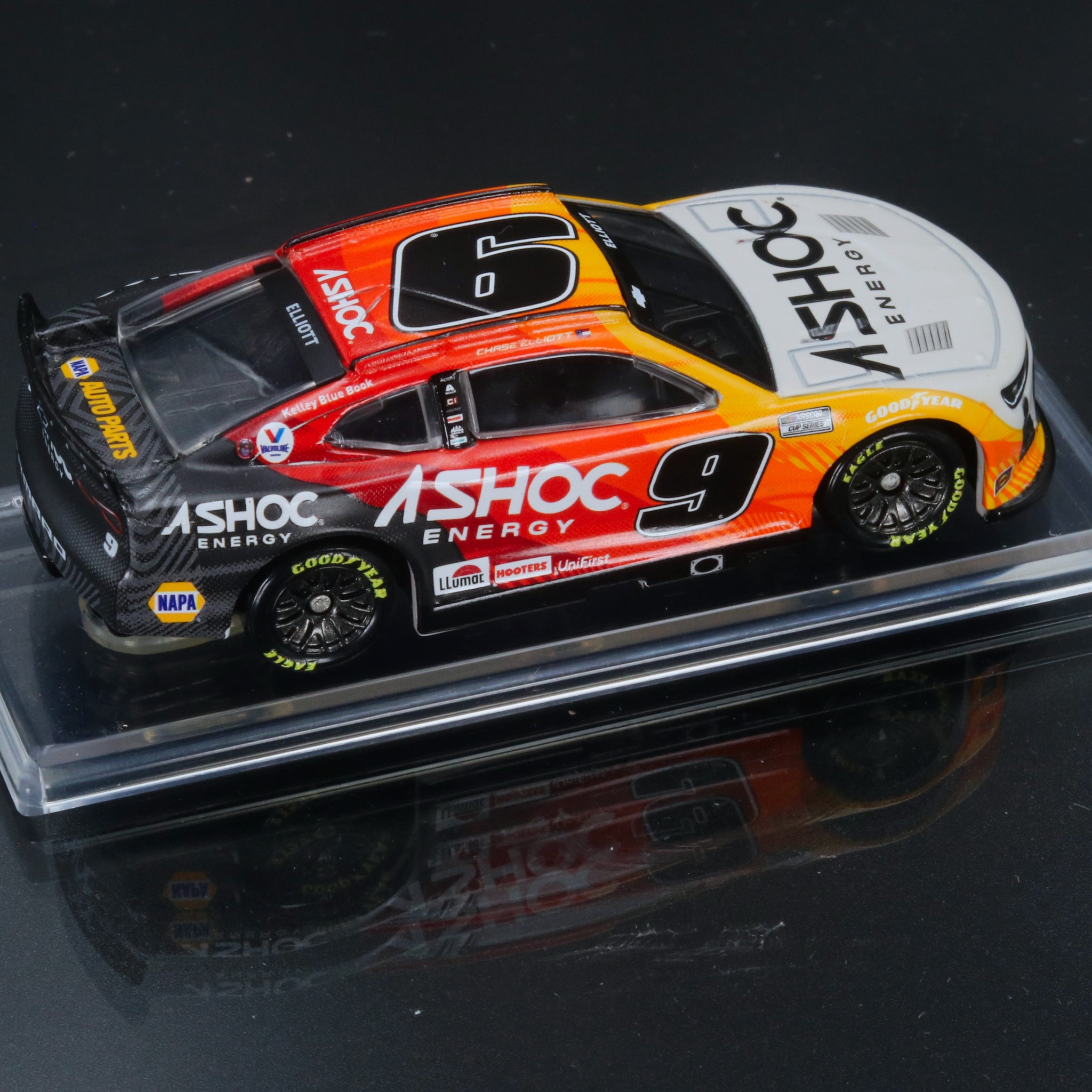 Chase Elliott 2022 Ashoc 1:64 Diecast