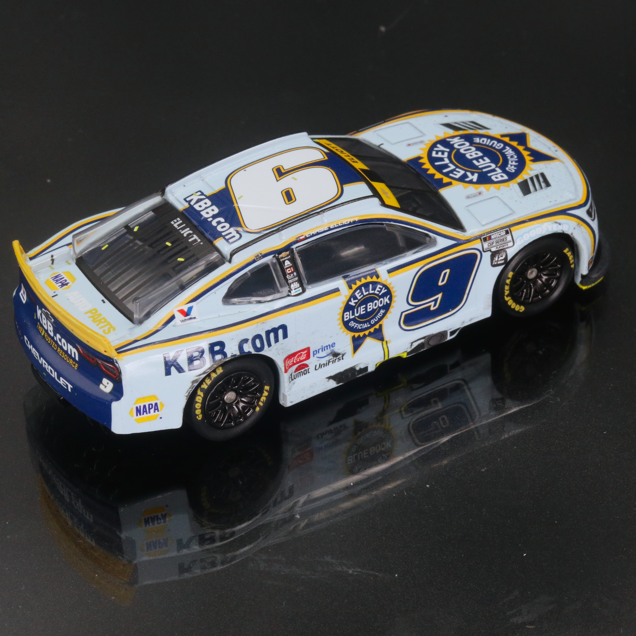 Chase Elliott 2025 Kelley Blue Book Kansas Speedway Race Win 1:64 Diecast