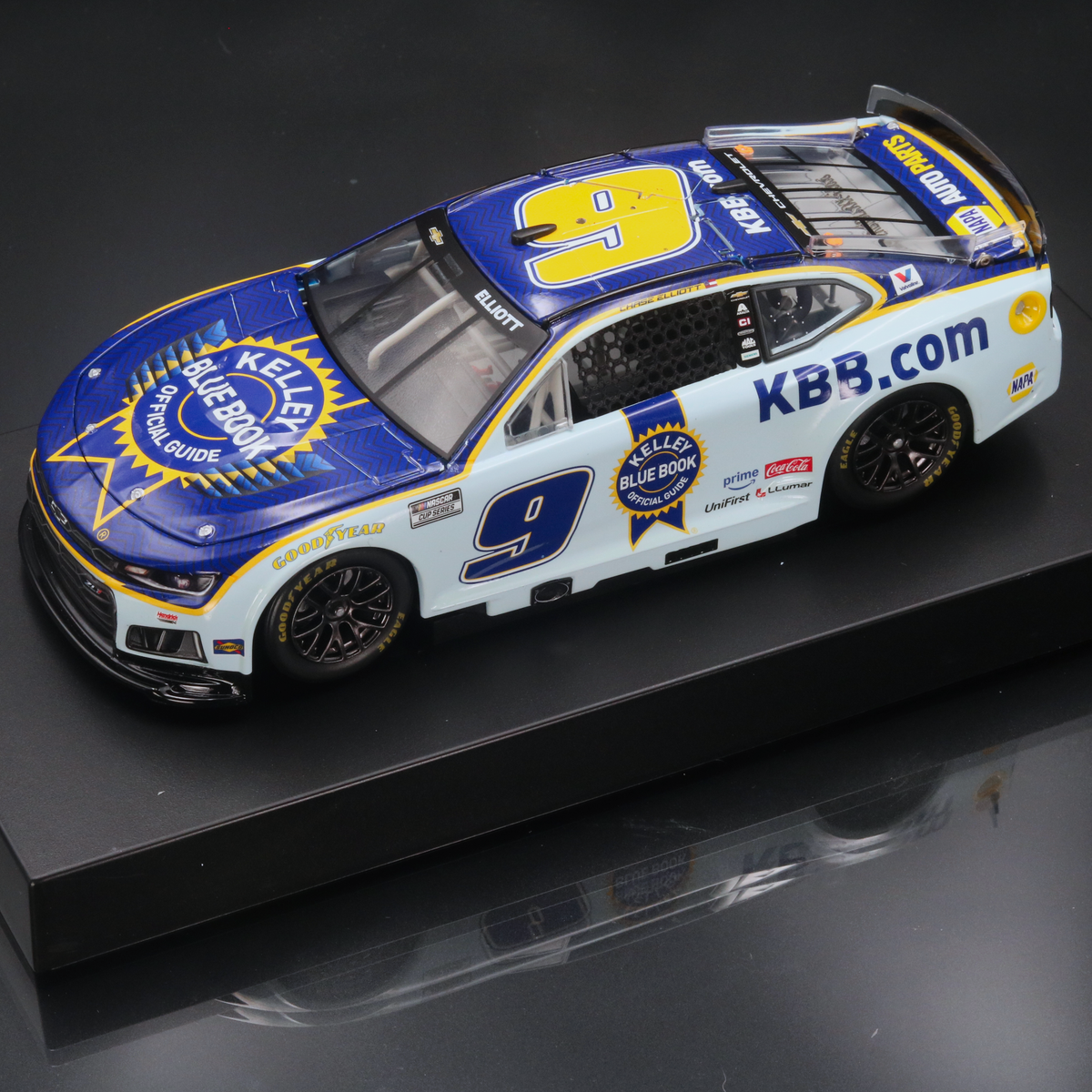 Chase Elliott 2026 Kelley Blue Book 1:24 Diecast