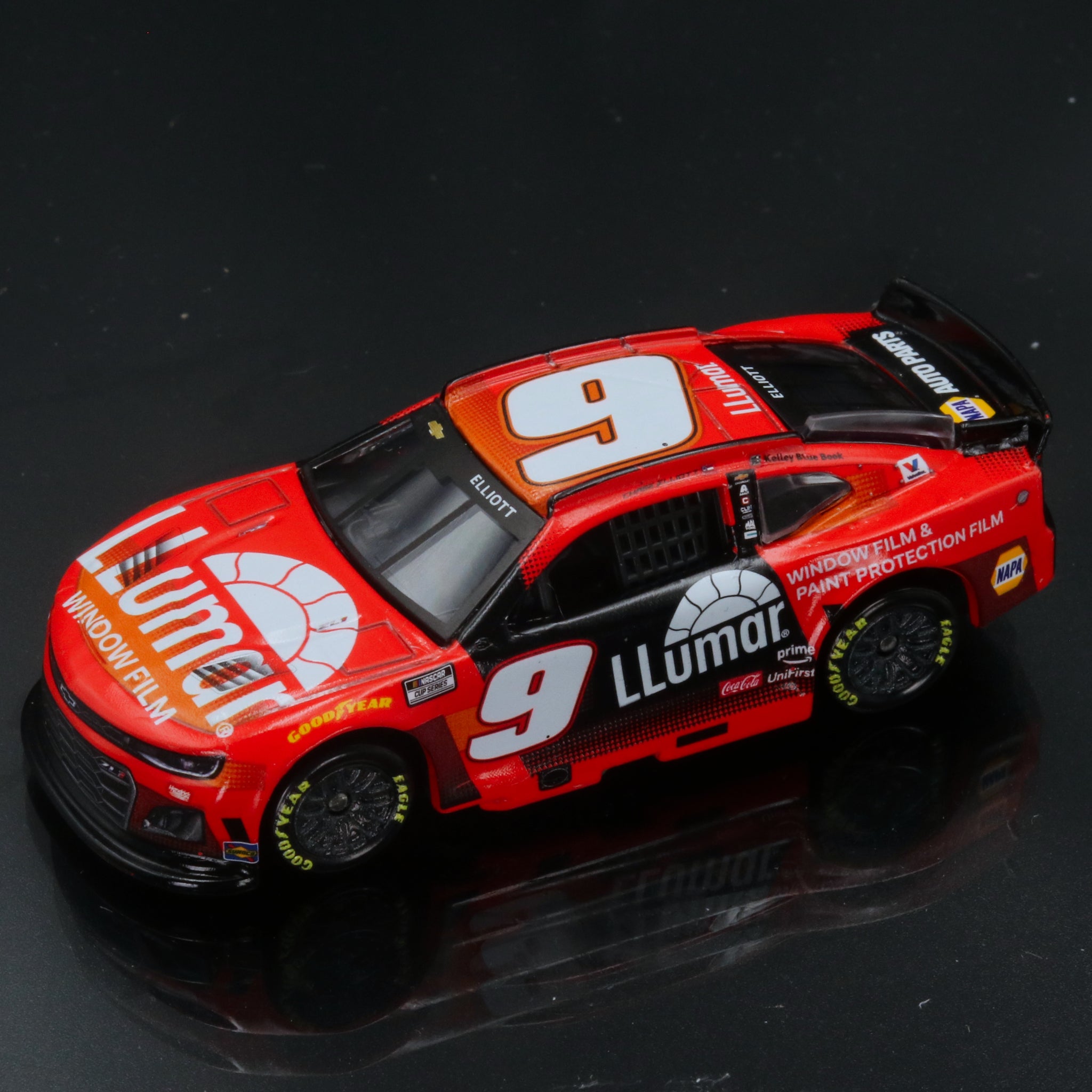 Chase Elliott 2025 LLumar 1:64 Diecast