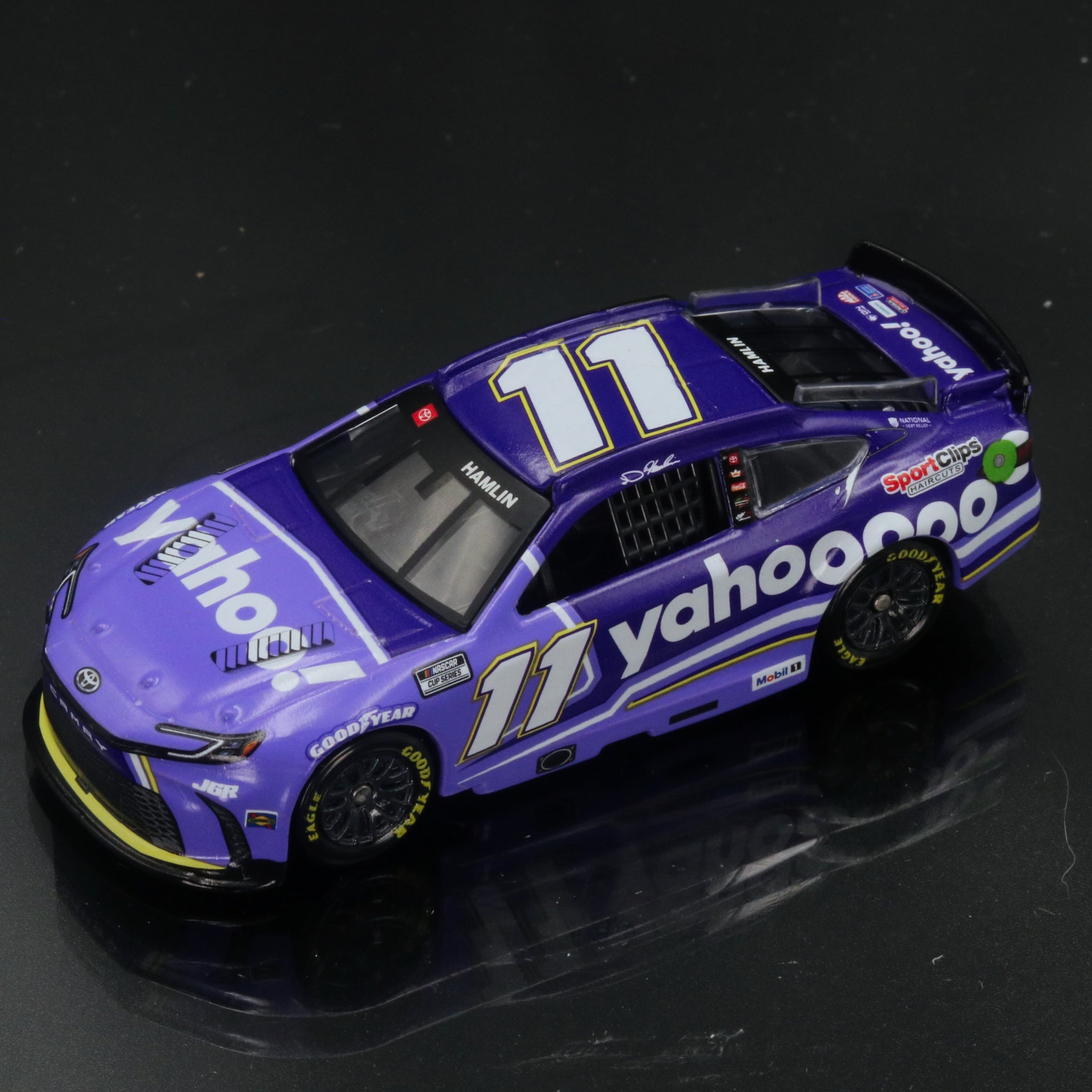 Denny Hamlin 2025 Yahoo! 1:64 Diecast