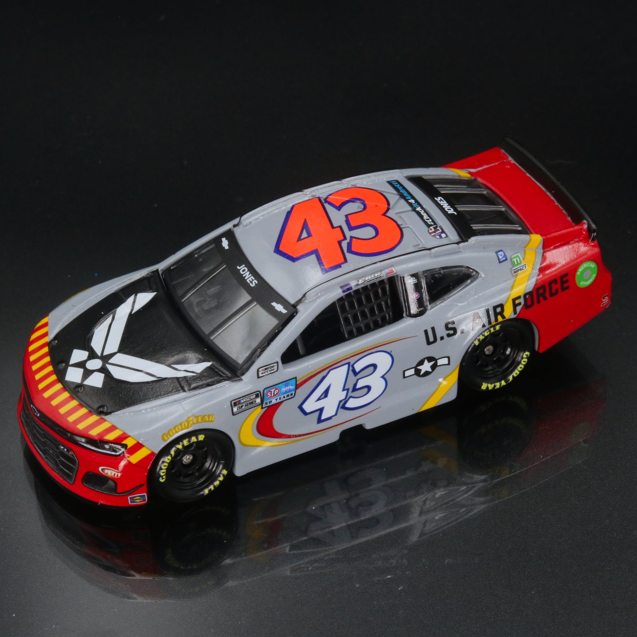 Erik Jones 2021 Air Force 1:64 Diecast