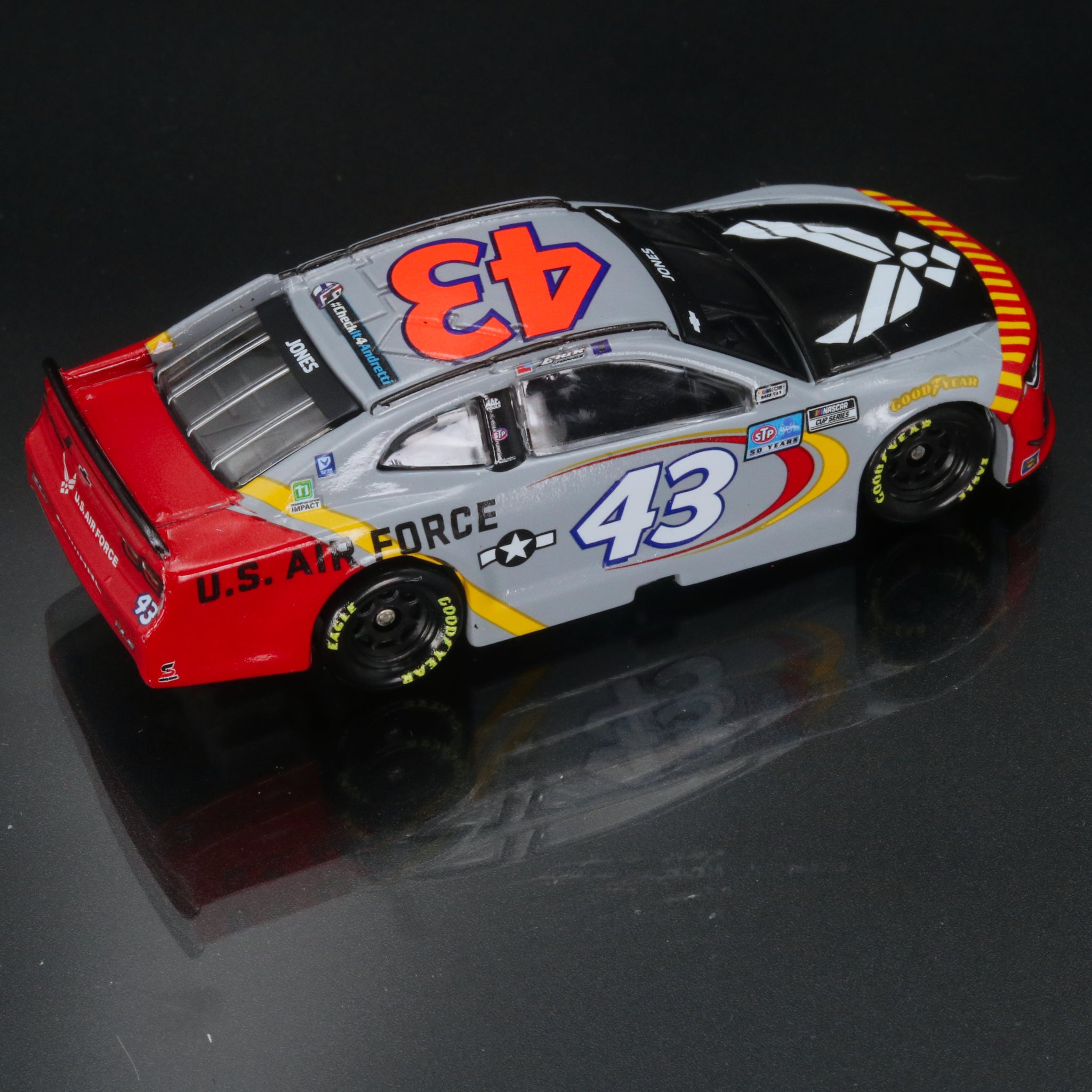 Erik Jones 2021 Air Force 1:64 Diecast