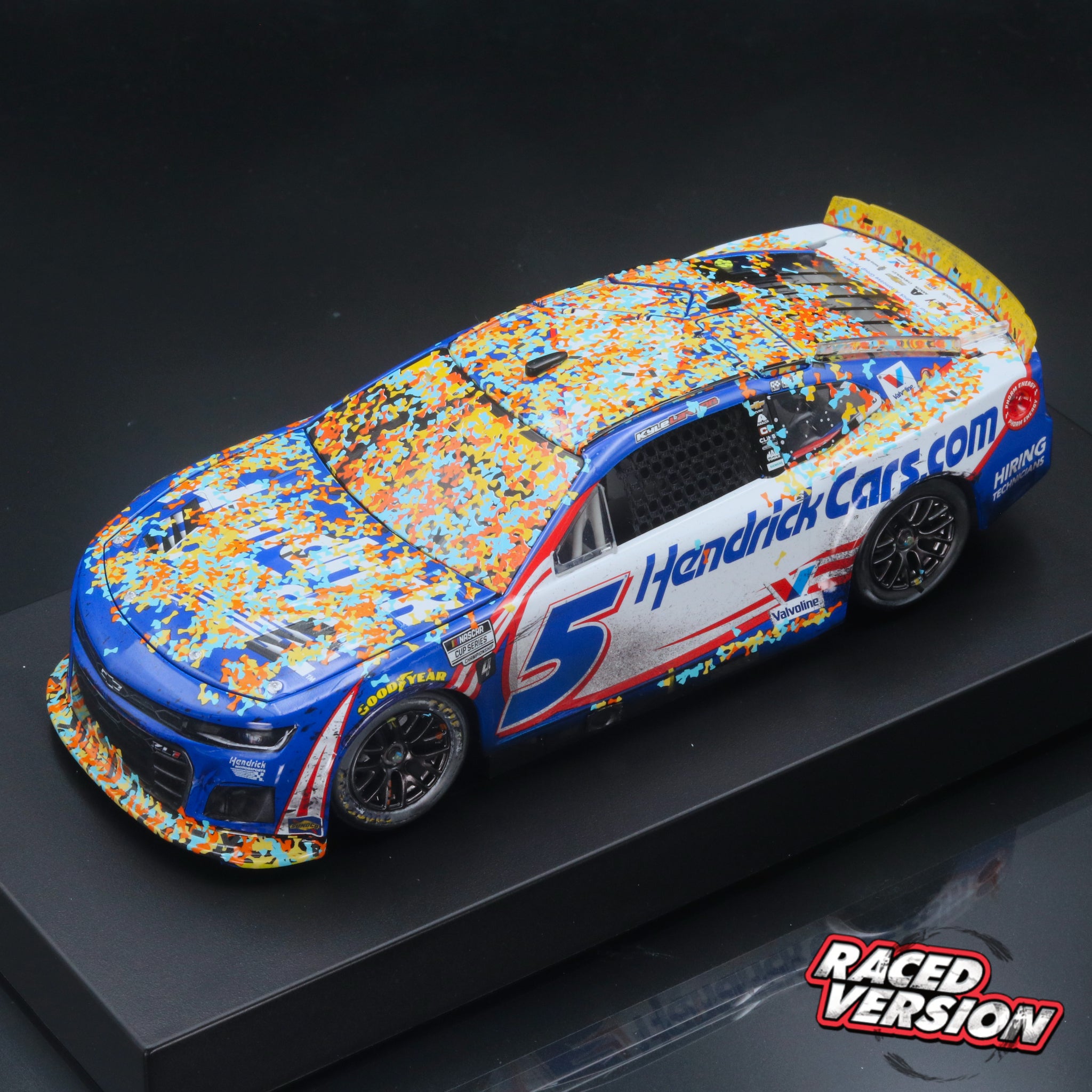 Kyle Larson 2025 HendrickCars.com Champion Raced Version 1:24 Diecast