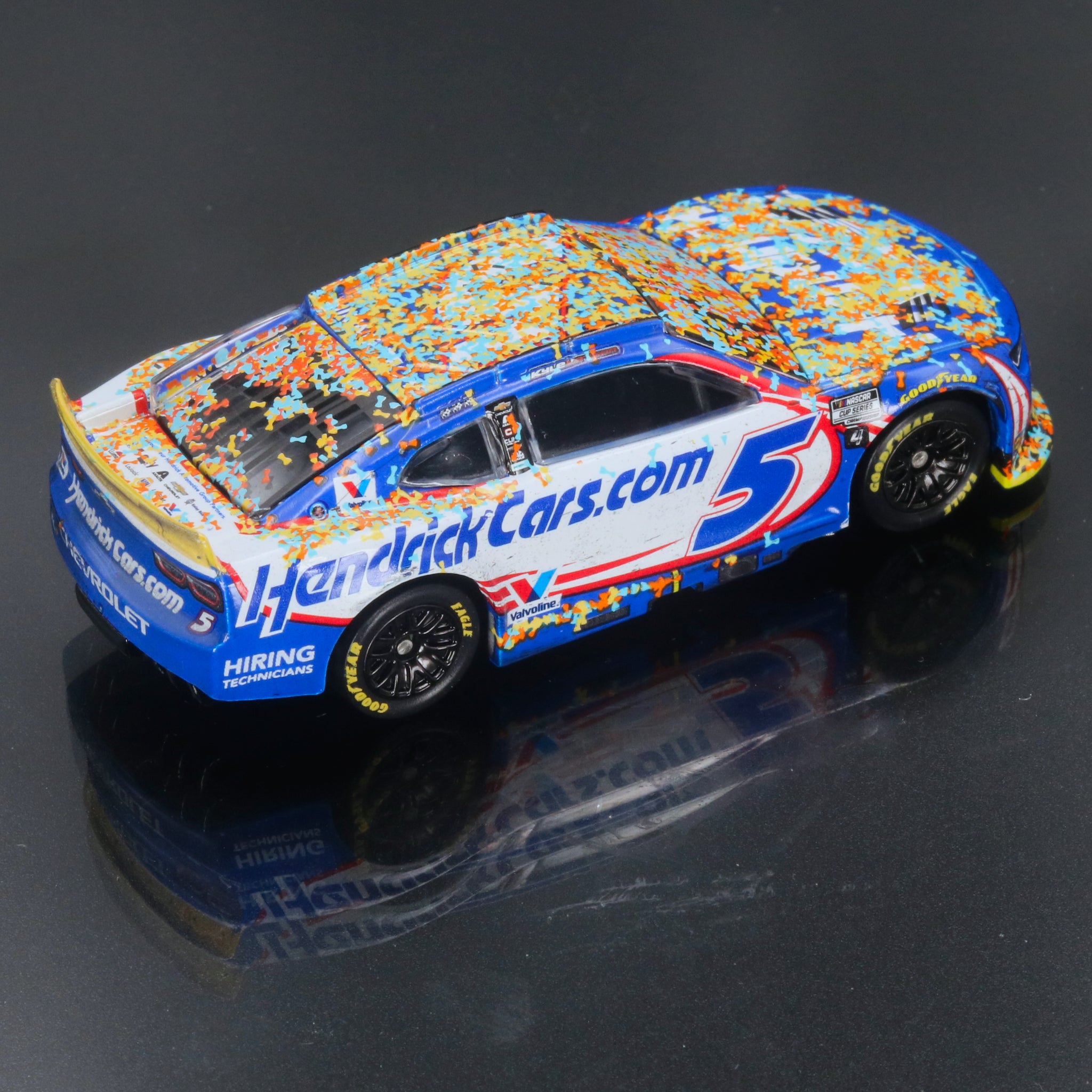 Kyle Larson 2025 HendrickCars.com Champion Raced Version 1:64 Diecast