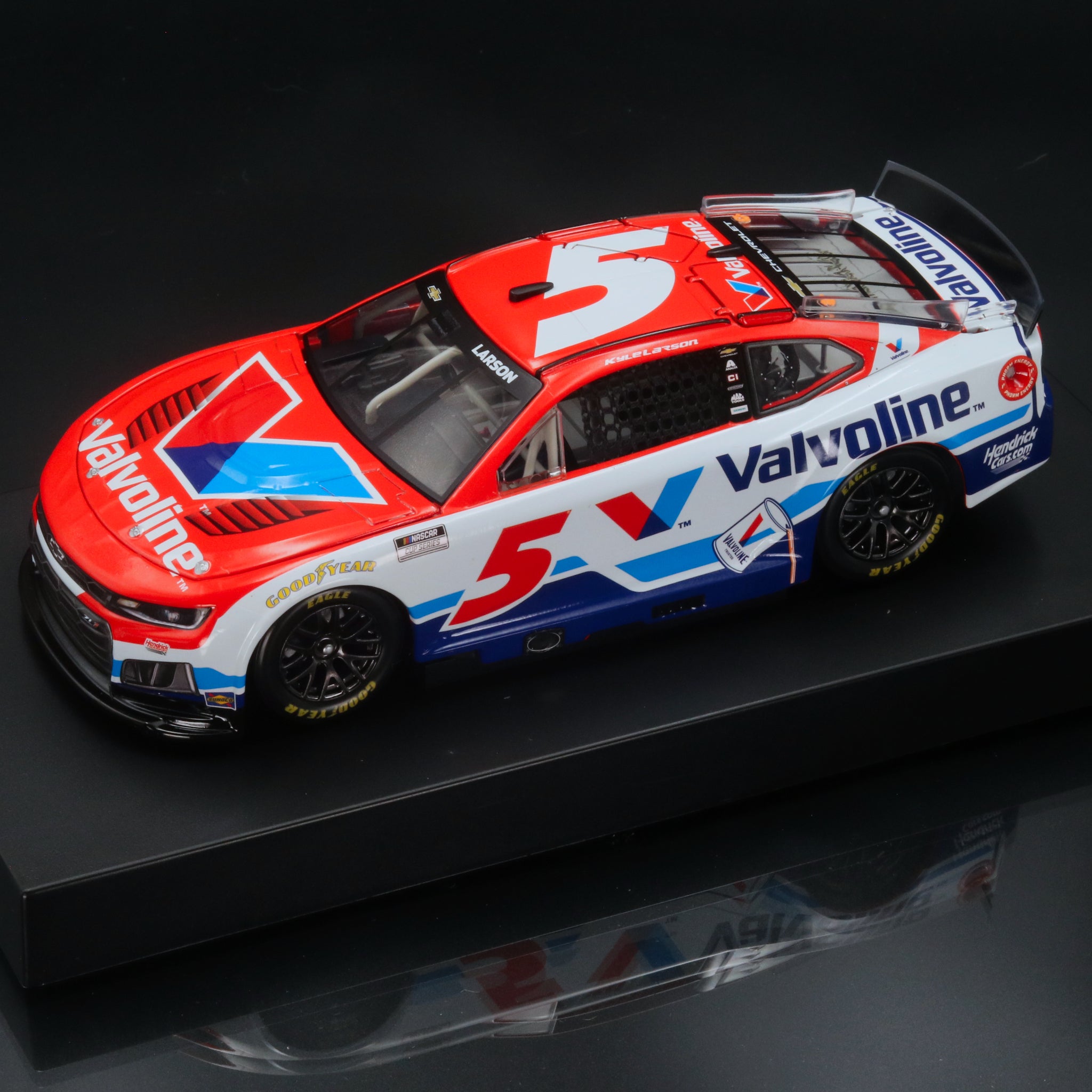 Kyle Larson 2026 Valvoline 1:24 Diecast