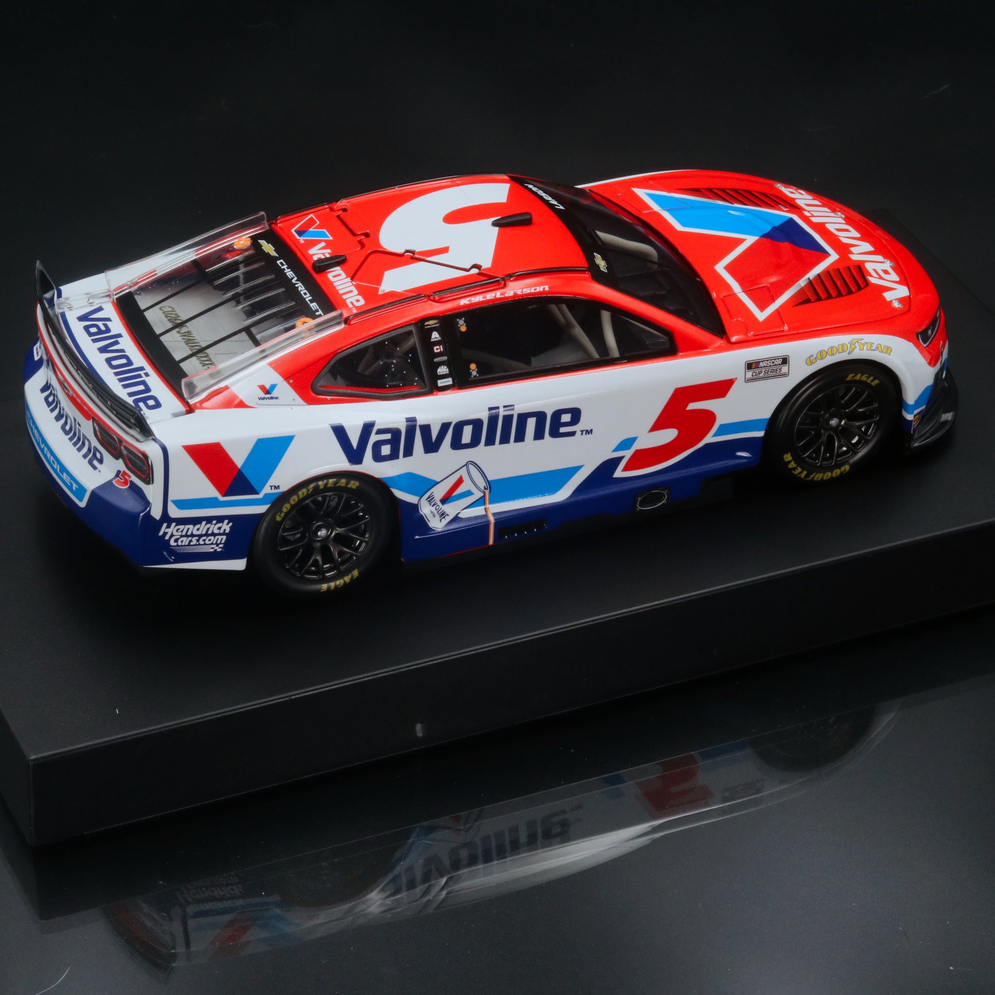 Kyle Larson 2026 Valvoline 1:24 Diecast