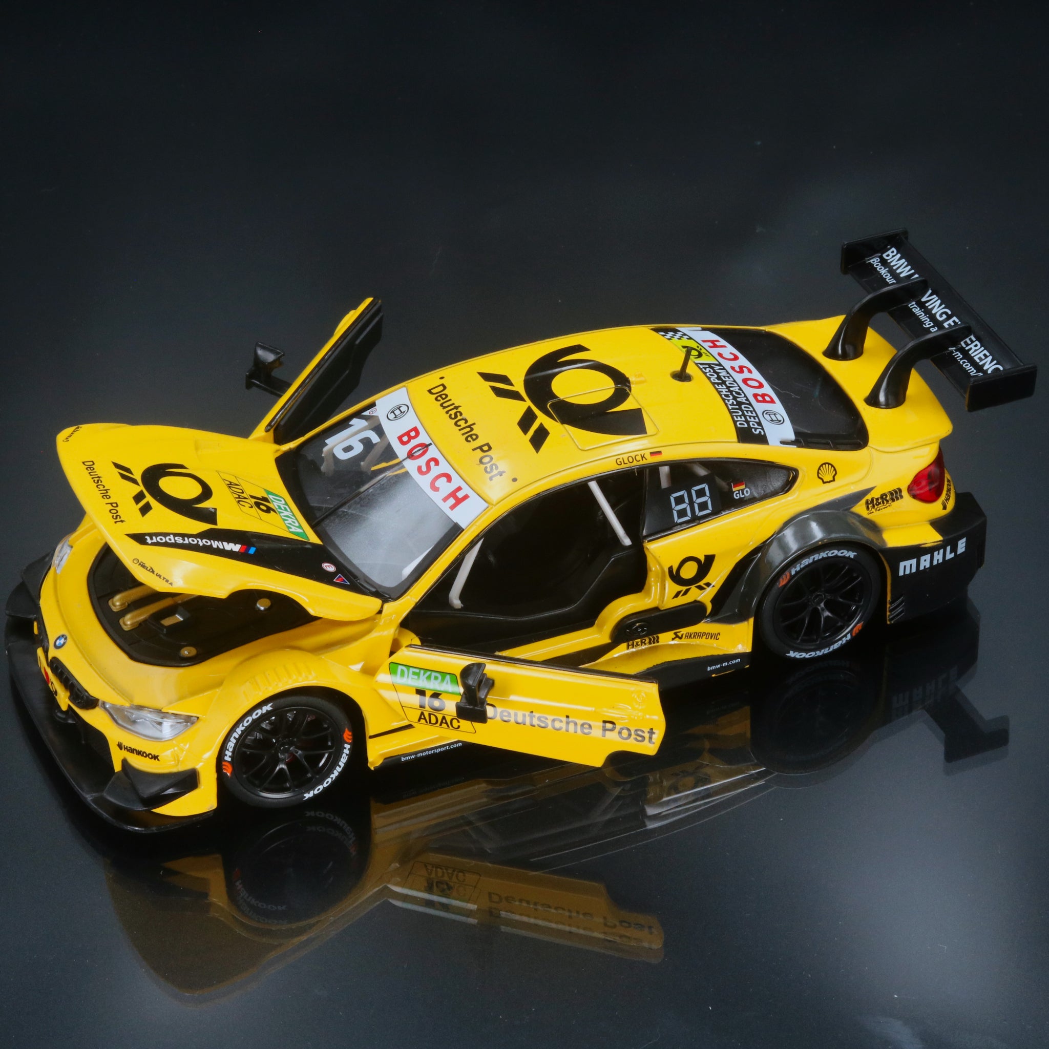 Timo Glock 2018 Deutsche Post BMW M4 DTM 1:24 Diecast