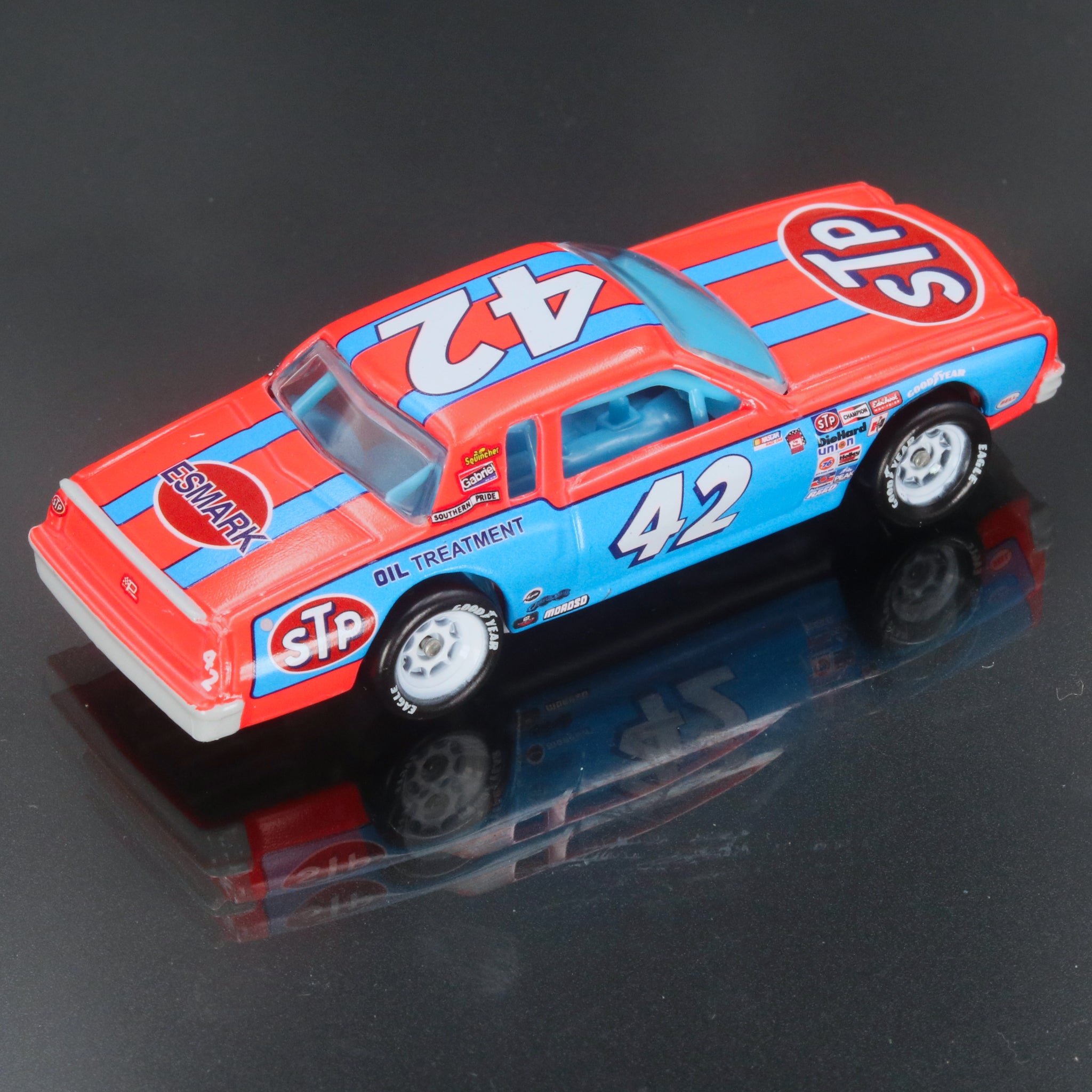 Richard Petty 1981 STP 1:64 Diecast